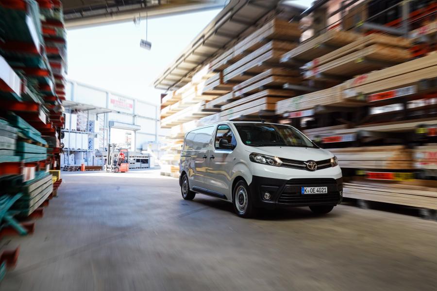  Toyota ProAce Van 2016 года  (фото 24 из 44)